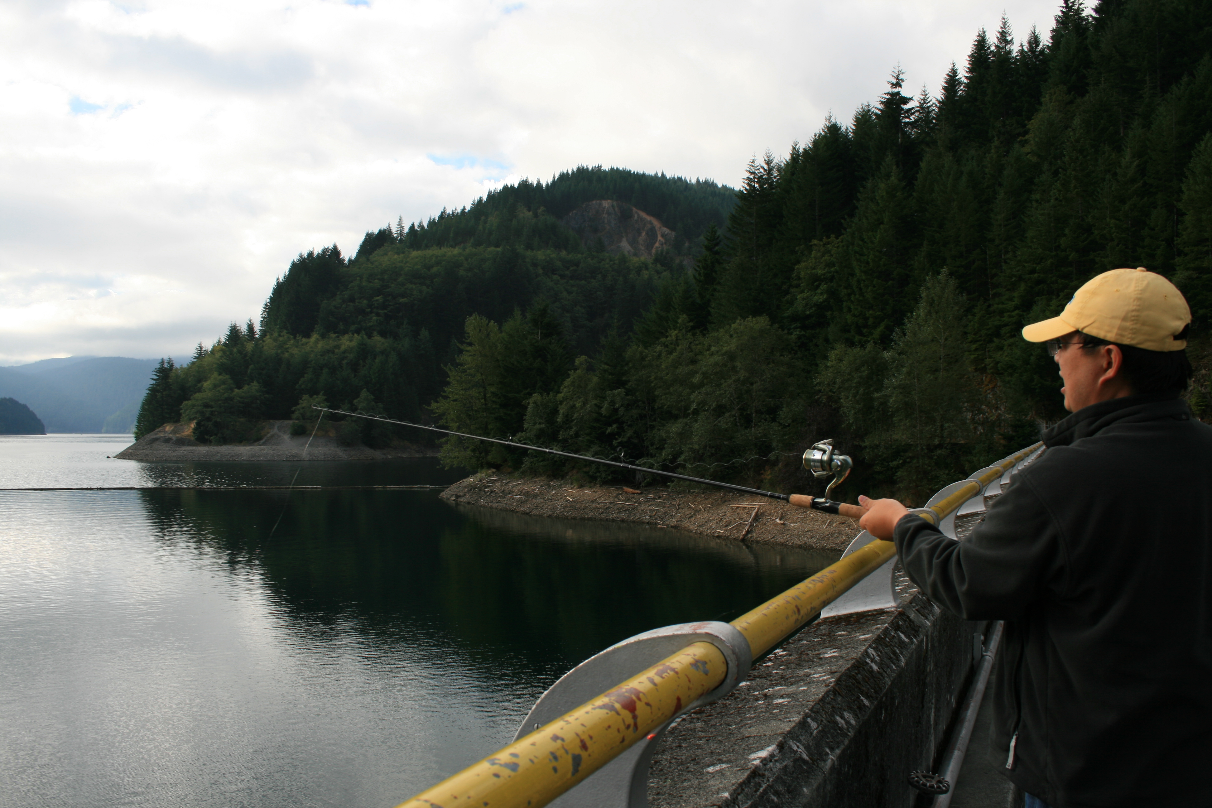 Trout fishing off the dam at Detroit Lake If you don't have a boat, no sweat. You can fish off the dam at Detroit Lake. Another good spot is Tumble Creek, but be prepared for a short hike under the bridge to get to the best spot where the creek empties out into the lake. You can often spot the trout in the water underneath the bridge at Tumble Creek, eating the bugs washed in by the creek.