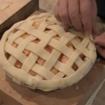 Video: Making a lattice top for your holiday pie