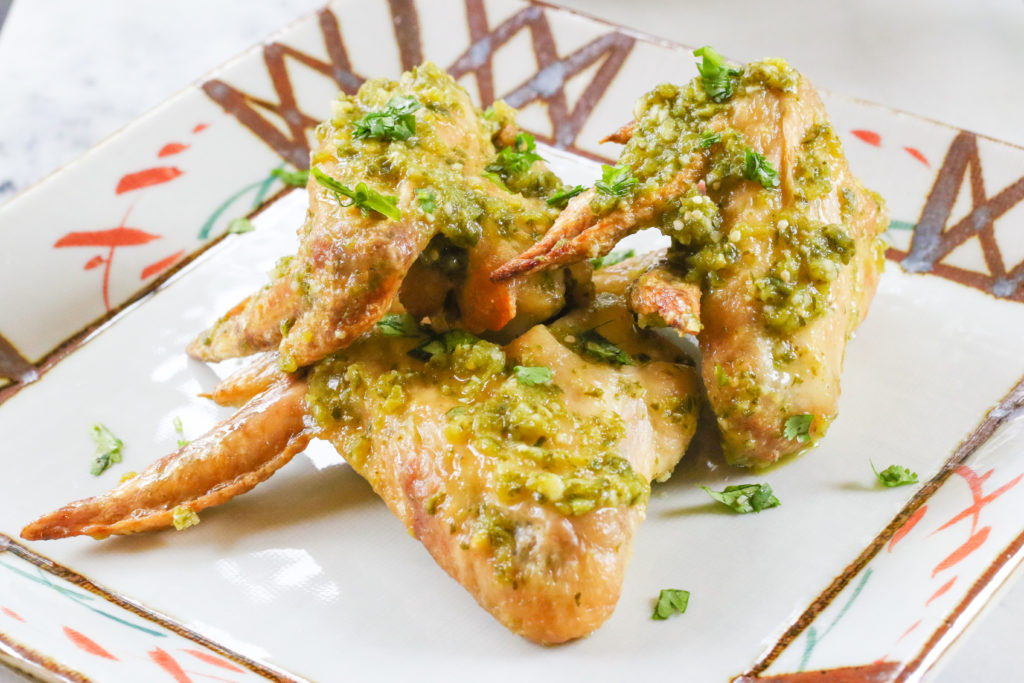 Chicken wings with Garlic Chili Tomatillo Sauce